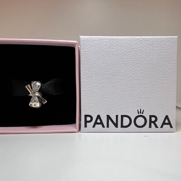 Pandora Sparkling Bow Charm - Picture 6 of 6